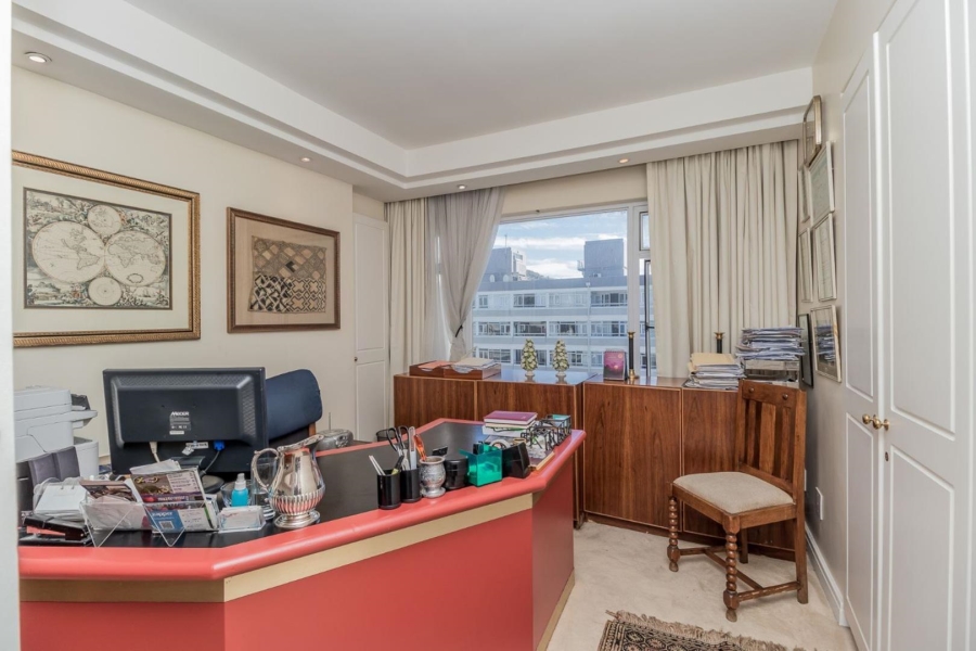 3 Bedroom Property for Sale in Sea Point Western Cape